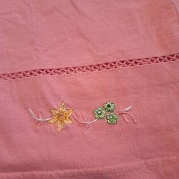 T C Fashion women's size Large lounge set, embroidered flowers, EUC - Picture 3 of 10